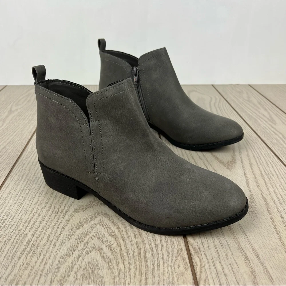 Sun + Stone Cadee Block Heel Ankle Bootie 9.5W Grey Faux Leather $50